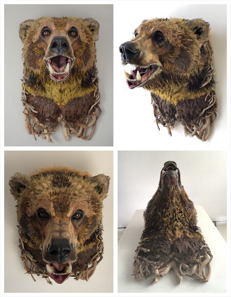 Ours Brun 1 (carton, papiers divers, chutes de colle chaude, textiles, jute, panneau MDF, capsules de plaquette de m&eacute;dicament, cuir, synth&eacute;tique , ruban en satin, chambre &agrave; air, bois de lierre, m&eacute;tal rouill&eacute;, filets en plastique de pomme de terre, charbon de bois, fourrure synth&eacute;tique, grille m&eacute;tallique , tessons de bouteille, emballage dor&eacute; en plastique de chocolat, canette de boisson)